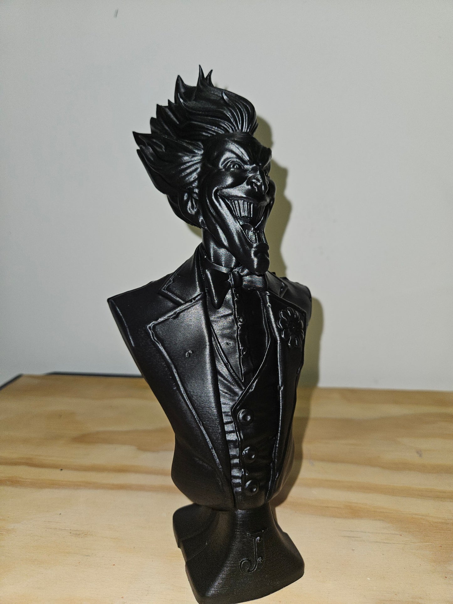 The joker bust statue